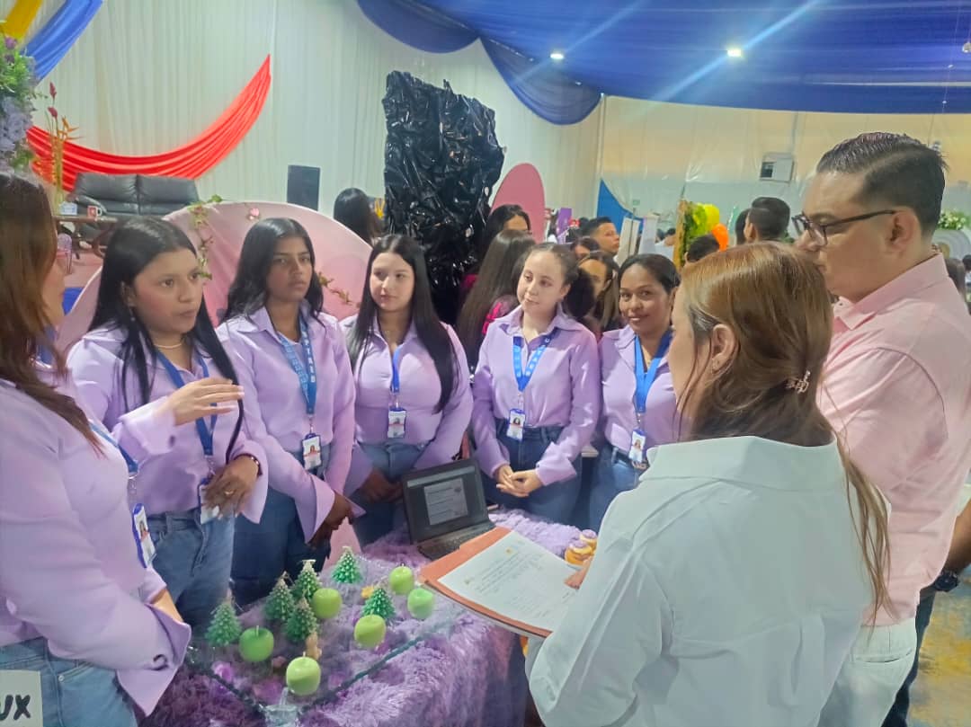 Innovación y talento: PNF en Administración presentó su VIII Feria de Emprendimiento