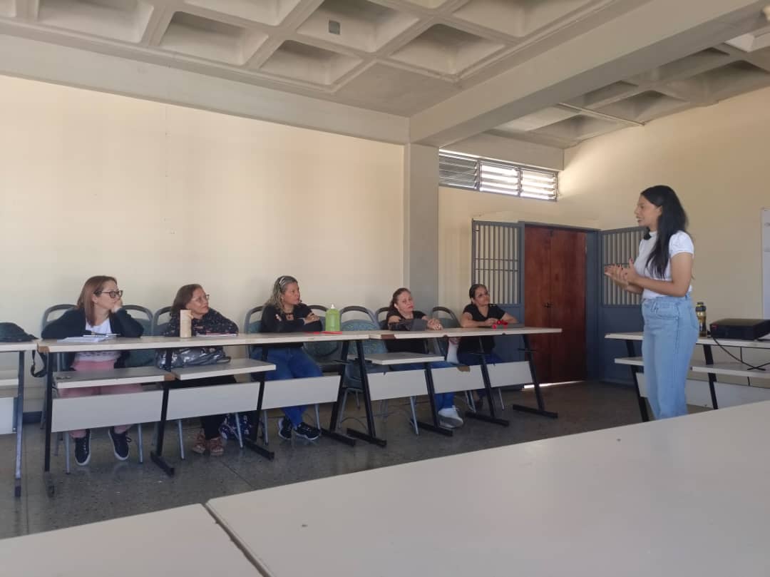 La Dirección de Políticas Estudiantiles dictó taller para padres de estudiantes con Trastornos del Espectro Autista